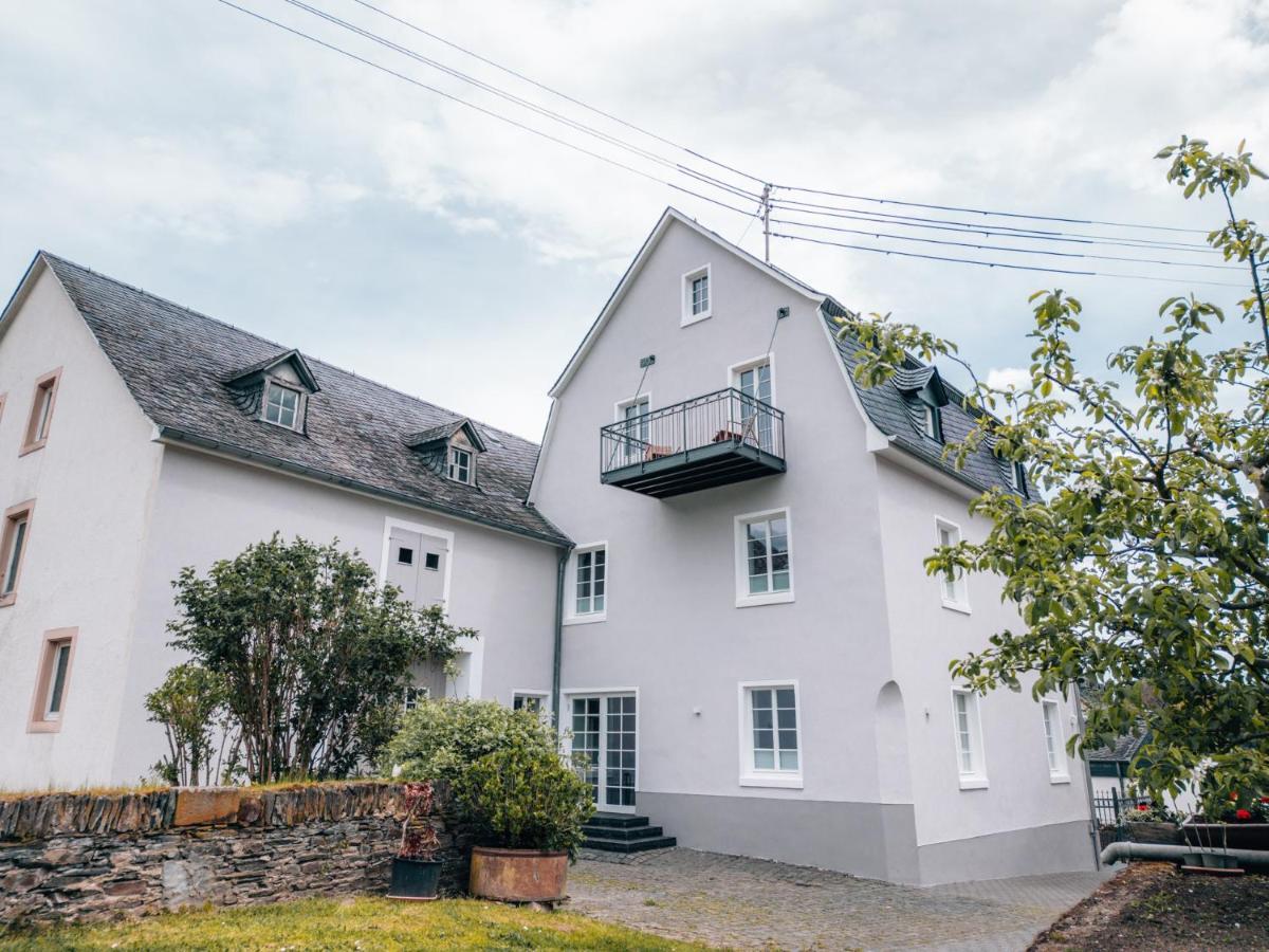 Gut Foersterlay - Exklusive Boutique Apartments Im Historischen Winzerhaus Direkt An Der Mosel Losnich ภายนอก รูปภาพ